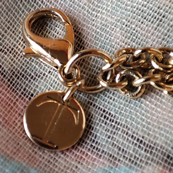 Talbot's Acrylic Teardrop Stones Rhinestone Nude Pink Flowers Statement Bracelet - Picture 4 of 8